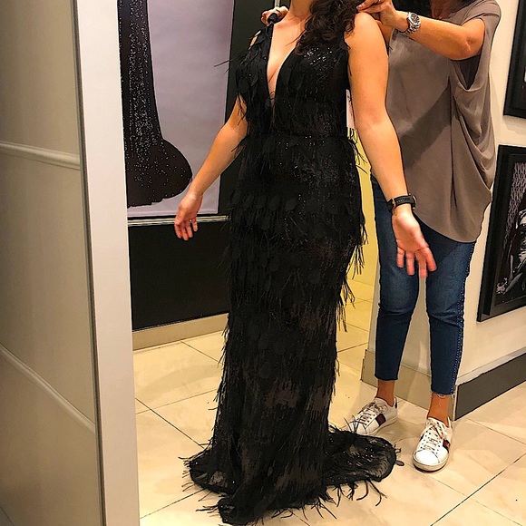 Beautiful black sequin and feather dress - Picture 1 of 3